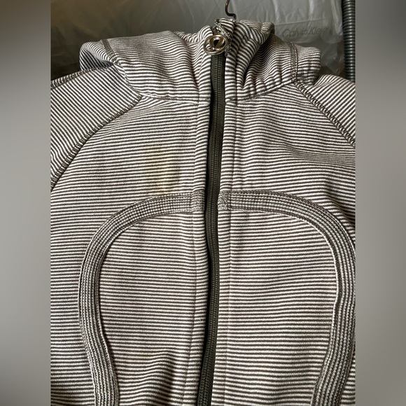 Lulu lemon scuba hoodie - Picture 3 of 3